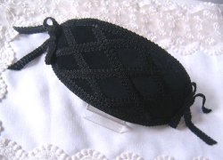 画像3: ブラックトリミングリボン×ベルベットのダイヤ柄ヘッドドレス【ブラック】