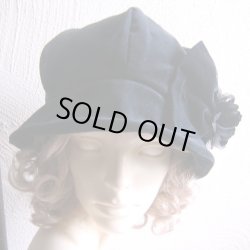 画像1: ローズ×リボントリミングのブラックベルベットクローシェ