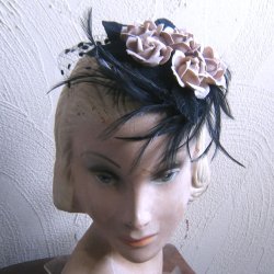 画像6: ベルベットベージュローズ×ベルベットリーフ×ドットチュール×フェザーのヘッドドレス
