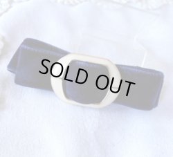画像4: デッドストック オフホワイト×ゴールドバックル&ネイビーベルベットのバレッタ