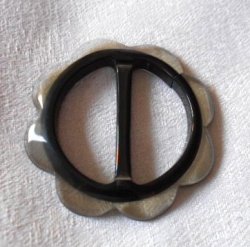 画像3: デッドストックフラワーバックル×ホワイトグログランリボン×トリミングリボンのバレッタ