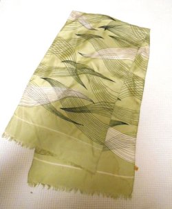 画像3: グリーン系リーフ柄のシルクスカーフ